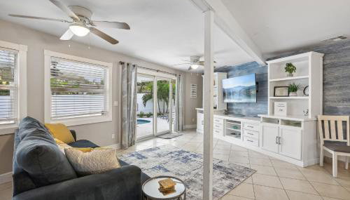 3BR 2BA Heated Pool Home Pool Table Great Location - Foto 3