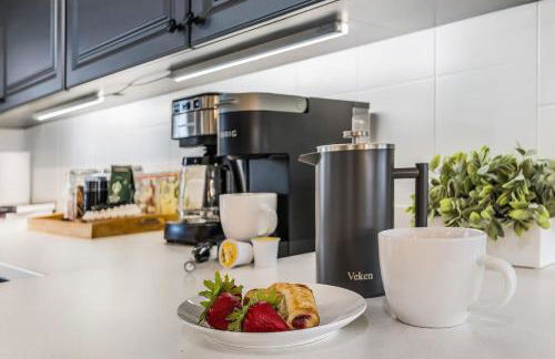 Blue Heron fish, boat, wine, dine, relax, repeat - Foto 27