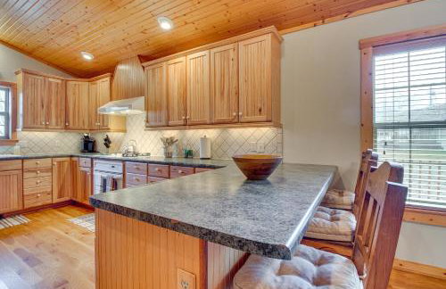 Norfork Lake Access Cabin with Deck and Water View! - Foto 9