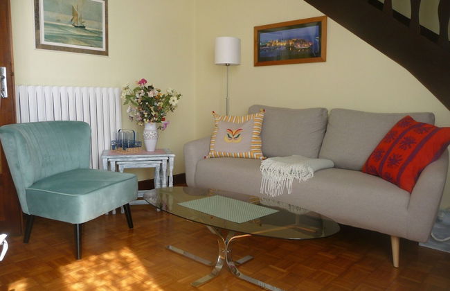 House in Treompan Near Sandy Beach - Photo 10