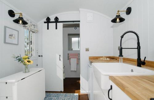 Shepherds Hut at Chenhall Farm - Photo 10