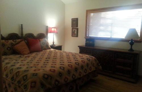 Cozy Flagstaff Home in Cool Pines - Country Club - Foto 8