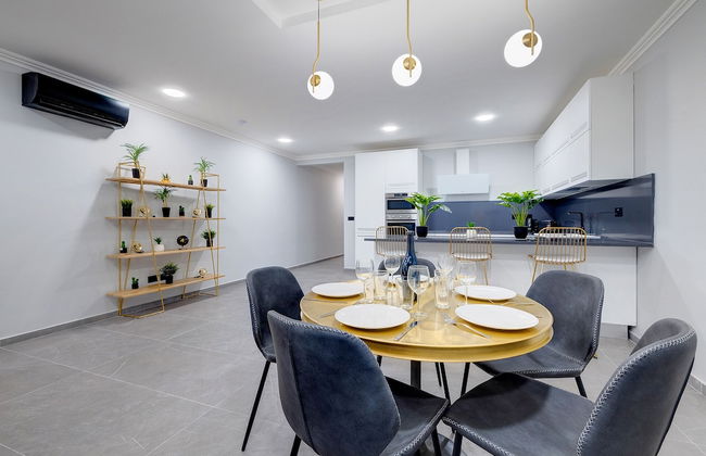 Art Deco Apartment in Central Sliema - Photo 26