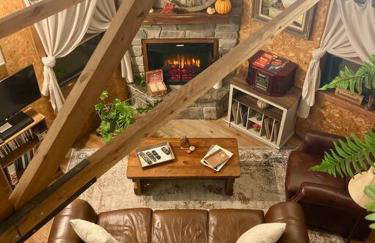 Woodhaven, darling romantic cabin, ATV trails, Mena, AR - Foto 13