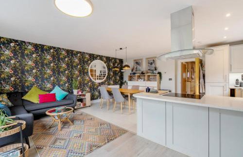 Spacious Family Oasis Explore with Ease - Pass the Keys - Photo 6