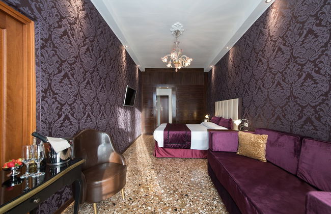 Locanda Leon Bianco on the Grand Canal - Photo 7