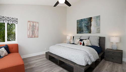 Chic Upstairs Condo Steps from Strands Beach - Foto 3