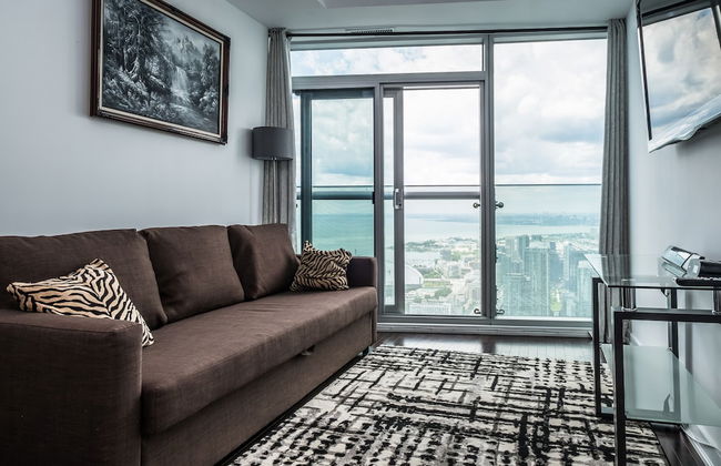 Condo in the sky with a breathtaking view - Foto 13