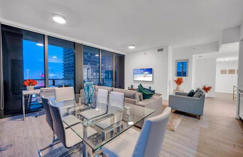 High Floor Unit Heart Of Miami with pool and gym - Foto 4