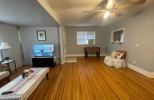 Buffalo 4BR Home 5 Beds, Near Airport & Downtown - Foto 30