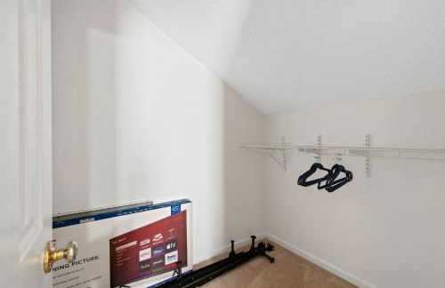 Cozy 4B 2 5B University Home King Beds Jacuzzi - Foto 33