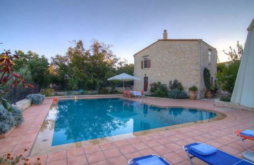 Allaria Villa Traditional Villa - Photo 32