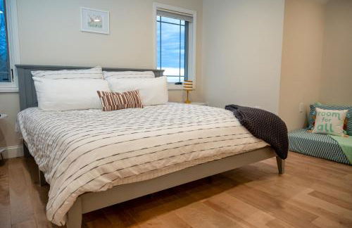 New Farmhouse, King Beds, Game Room, Hot Tub & View! - Foto 58