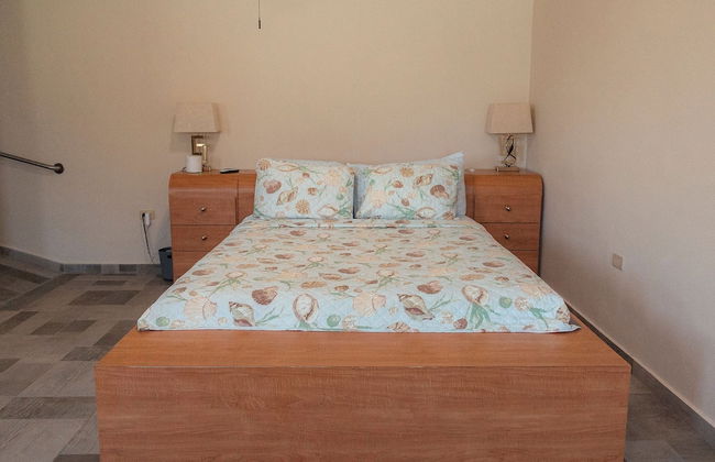 Beachfront Studios - Photo 2