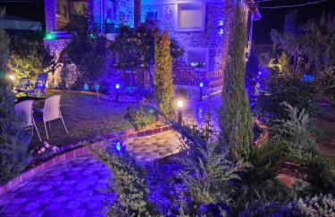 Eleni De Lux - Photo 1