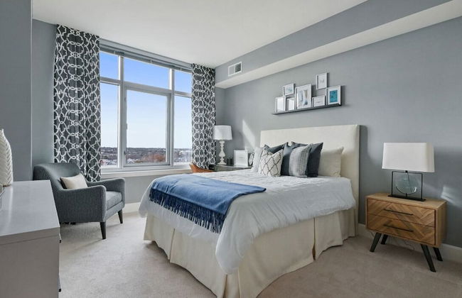 Luxury Apartment in heart of Reston 2 bedroom - Photo 3