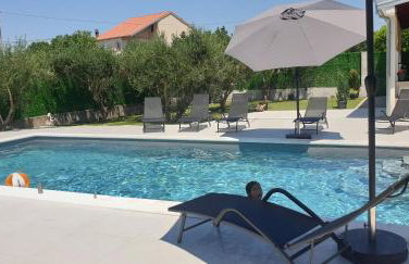 Gabriella House - Photo 14