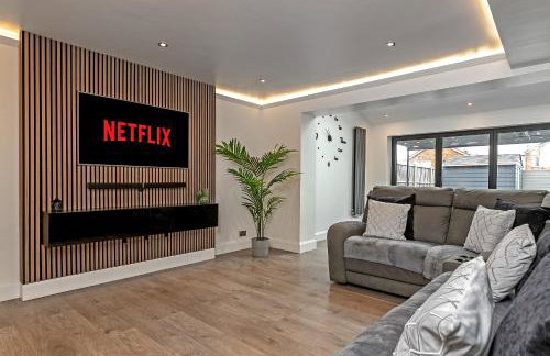 Contractors Dream~POOL TABLE~Close to Luton Airport~Three Double Bedrooms - Foto 4