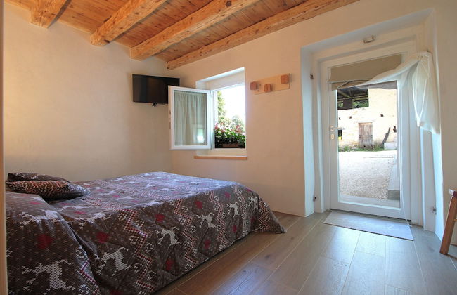 Baita Tersilia Near Lake And Mountain - Photo 2