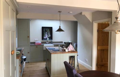 St Anthony’s, bright perkily decorated 3 bedroom house - Photo 6