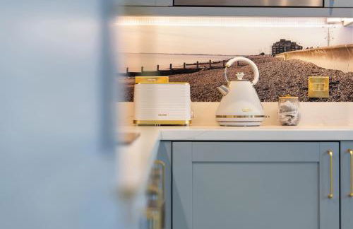 2BR Georgian home, Garden, Hot tub, Sea view, Sleeps 6 - Photo 18