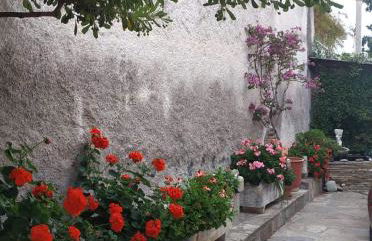 Violet Bedroom and Apartment - Photo 52