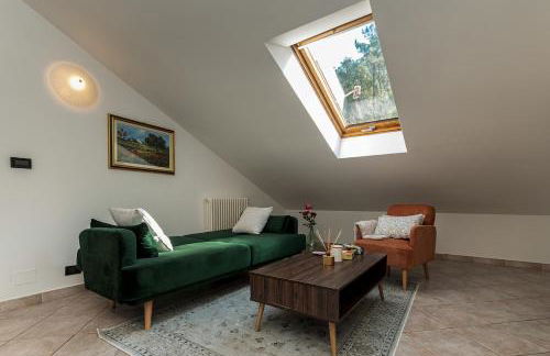 Kejani attic apt Scenic Views, Lux bath, Fast Wi-fi - Foto 10