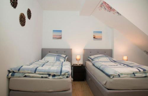 Schöne Ferienwohnung 80m2, 3 Schlafzimmer, 2 Bäder, Zentrumnah, 3OG - Photo 35