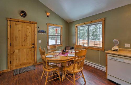 Hungry Horse Cabin Deck, Fire Pit, Near Glacier! - Foto 6