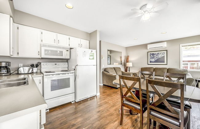 Perfect Getaway Cabin in the Okanagan 6 - Photo 5