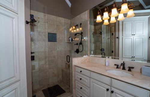 Luxury 5 Acre Private Estate on Lake Ray Roberts - Foto 47