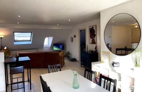 STRG Center at 10 min-Christmas market and 10min EU Parliament-WiFi-TV - Foto 22