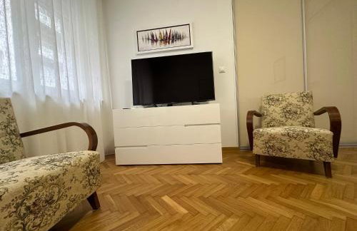 Emily at CITY CENTER - Foto 45