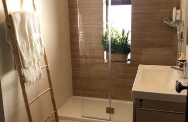 Beachfront Apartment with Swimming Pool - Foto 4