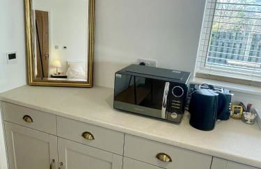 Large New Studio Apartment and Hot Tub - Private Hideaway in the Brecon Beacons - Photo 10