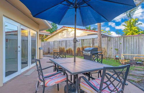 Stunning 4 Bedrooms House with Pool 6 minutes to the Ocean - Foto 25