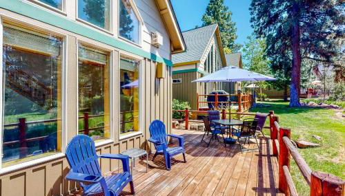 Gateway to Crater Lake! Resort Retreat with Pool - Foto 5