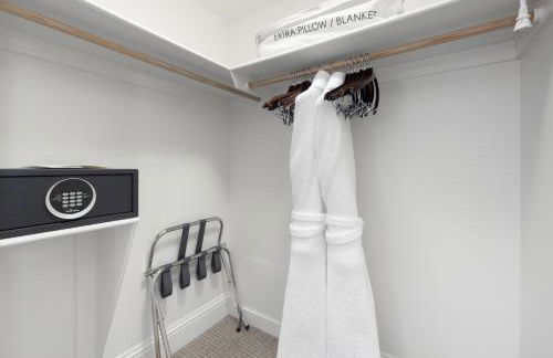 Fontainebleau Hotel Ocean View Fits 6! 1 BED/2 BA - Photo 33