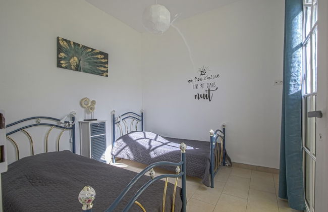 Spacious Holiday Home in Aure sur Mer With Garden - Foto 13