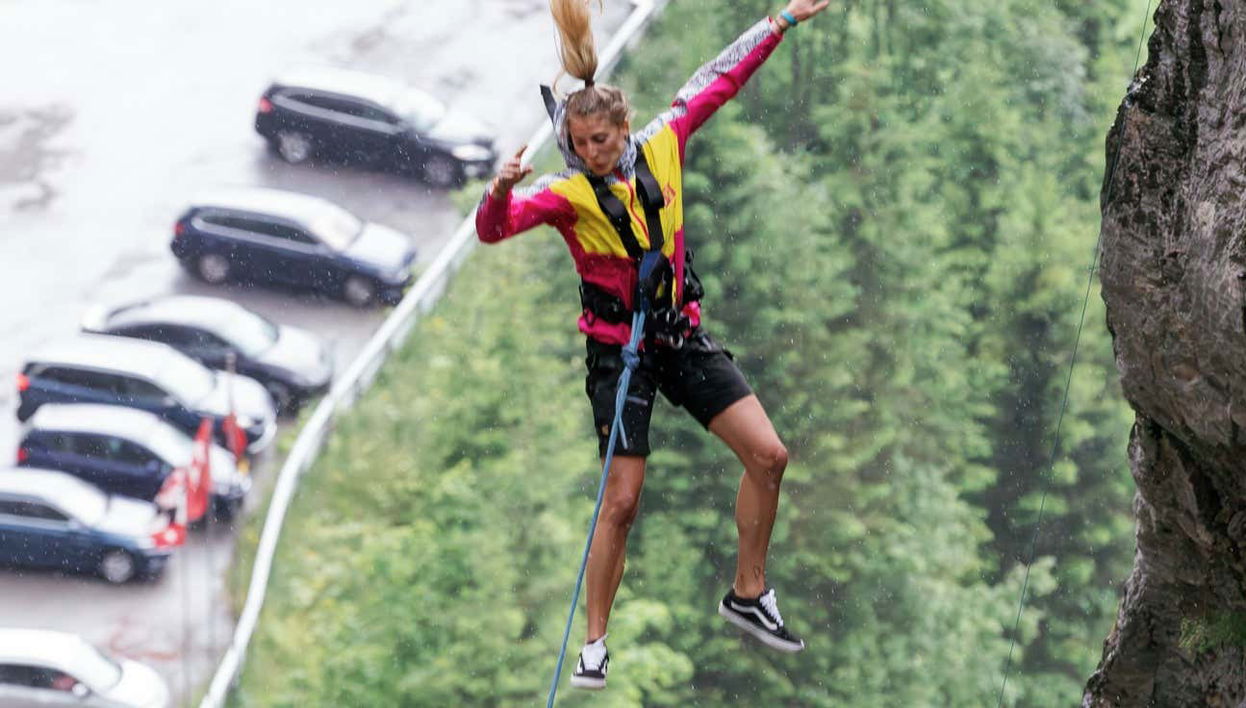 Canyon swing en el Glacier Canyon