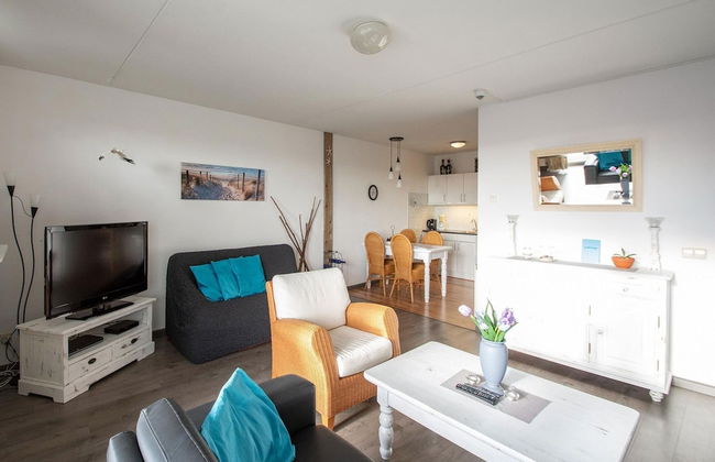 An Apartment That is Attractively Furnished - Foto 52