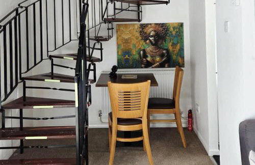 Willow Retreat - House in Burbage- Sleeps2- Garden - Photo 18