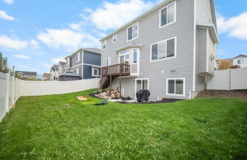 Charming Family Stay w Arcade Theatre Ski Haven Walking trails and river walk in backyard - Foto 36