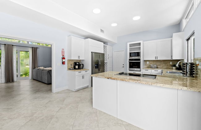 4BR Intracoastal Retreat With Pool, Games & More! - Foto 59