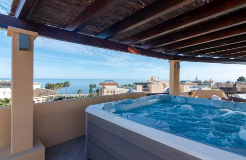 Bellavista Marbella - Stunning Beachside Luxury Penthouse Apartment - Photo 3
