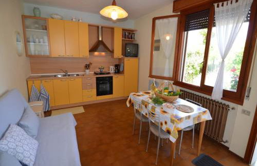 Sunny Coastal Apartment - Foto 9