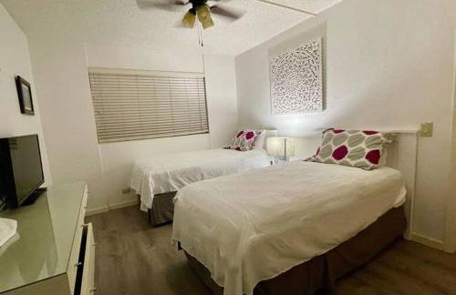 Direct oceanfront Magic Sands beach condo - Pool, AC, 2B2B, sleeps 6 - Foto 20