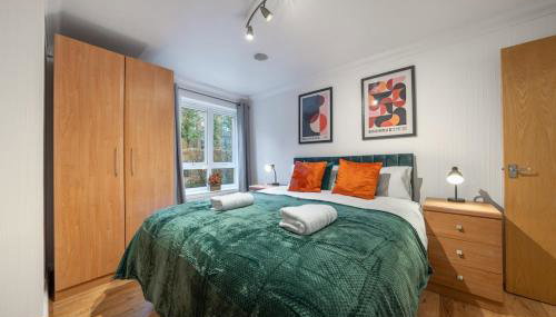 Bishops Stortford 2 Bed Flat - Free Parking - STN - Foto 5