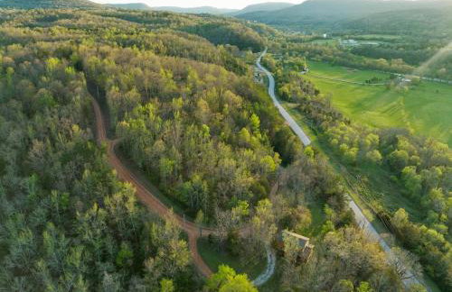 Cabin 1 - Peaceful Cabin Near River with Fire Pit and Hot Tub - Foto 29