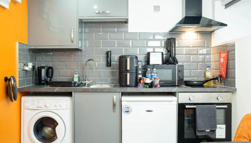 City Centre Studio With Self Check-In Washer Dryer WiFi & Netflix - Foto 2, stove, toaster